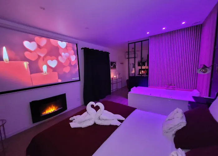 Nuit D\'Evasion Love Room Avec Baignoire Balneotherapie