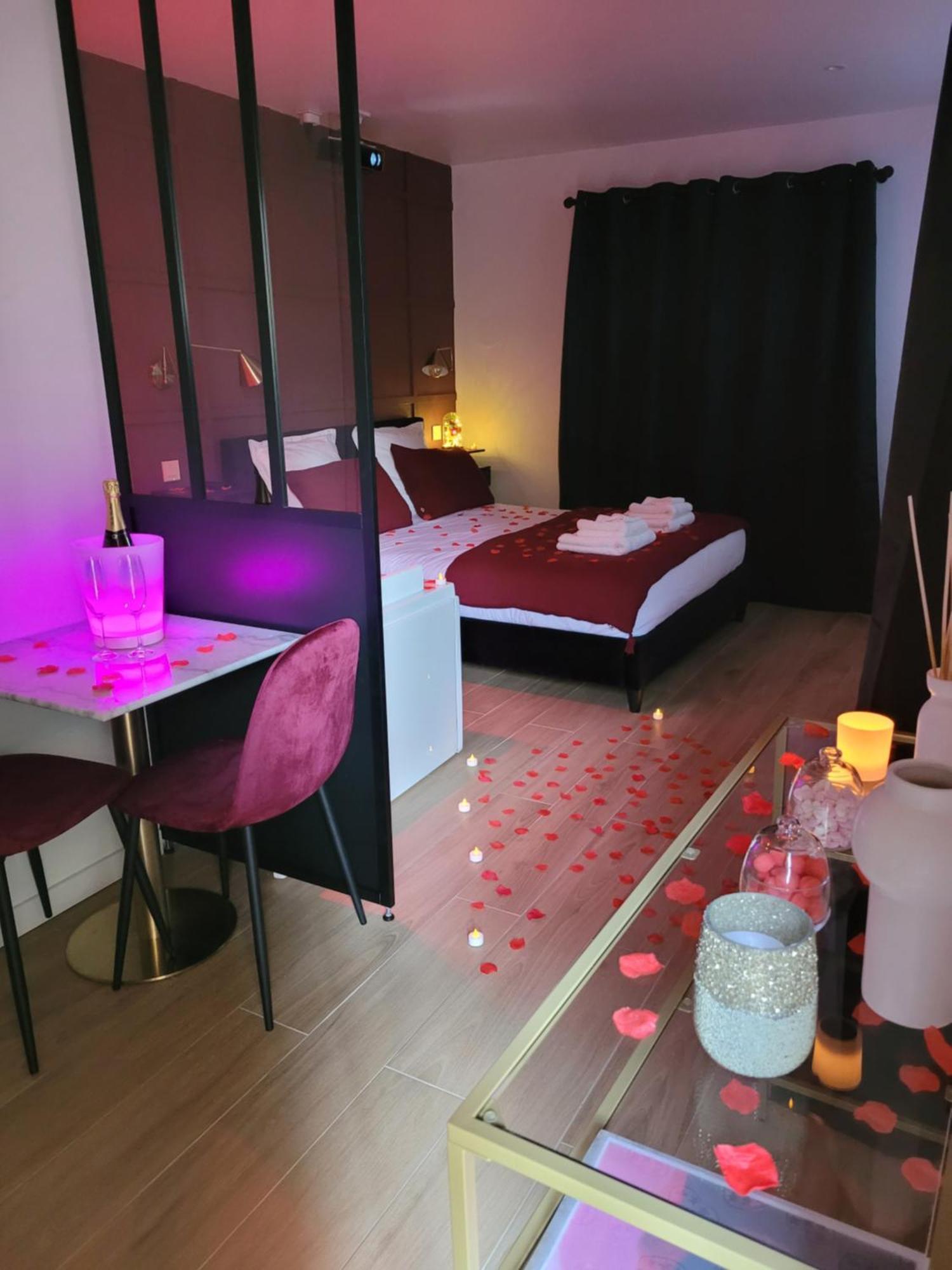 Nuit D'evasion Avec Baignoire Balneotherapie Apartment Toulon