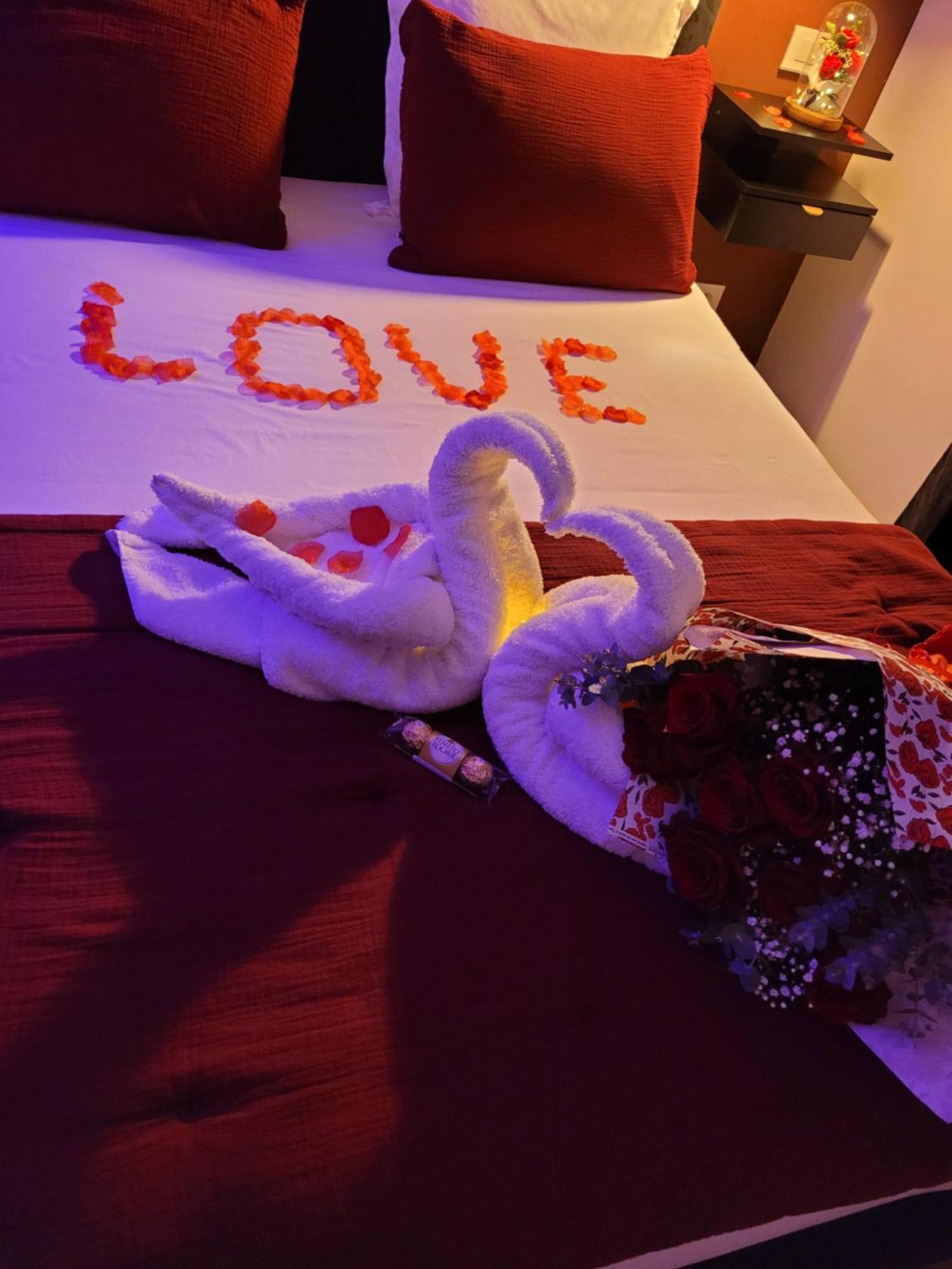 Nuit D'evasion Avec Baignoire Balneotherapie Apartment