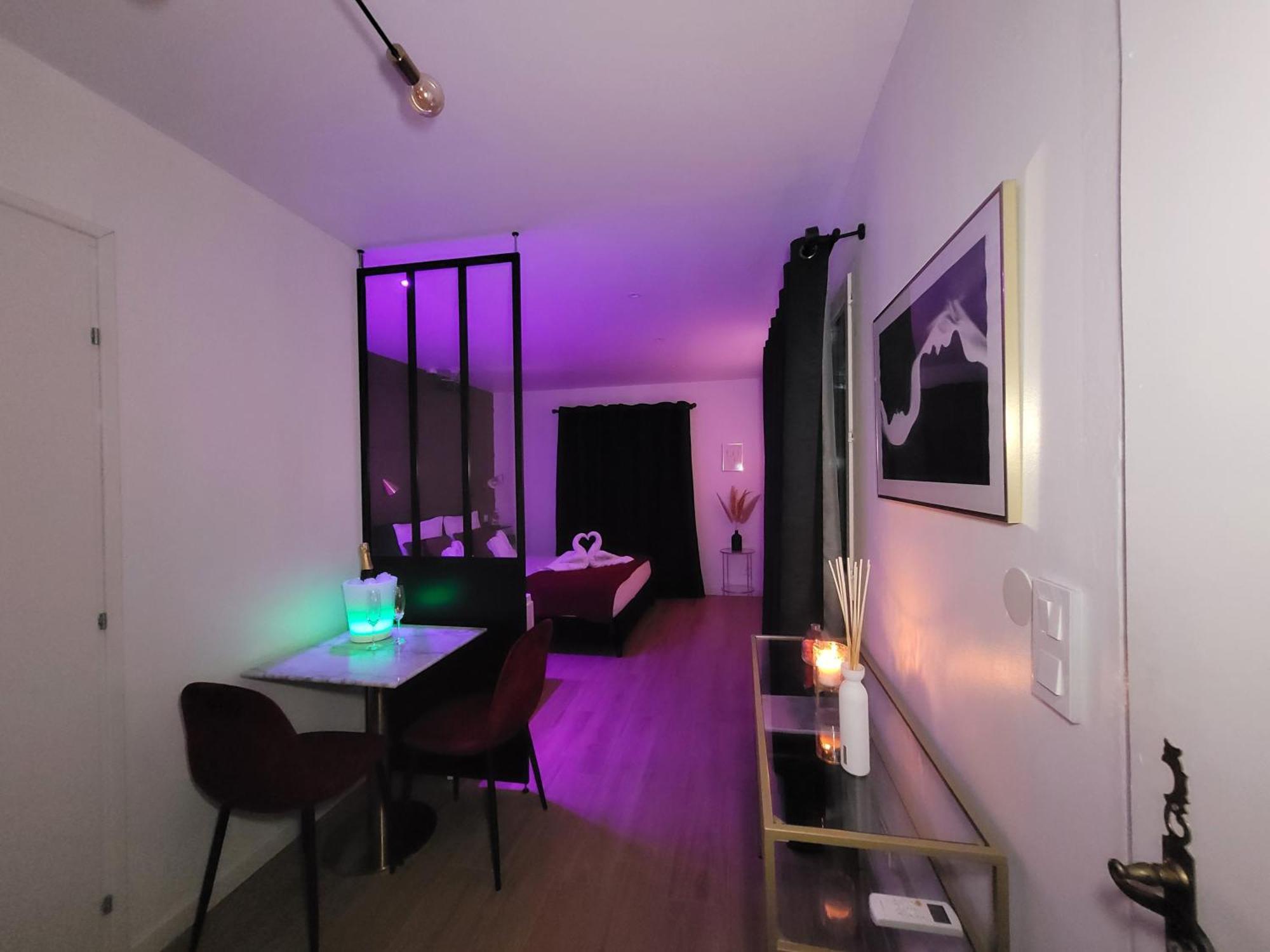 Nuit D'evasion Avec Baignoire Balneotherapie Appartement *